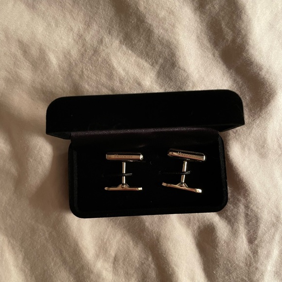 RARE gold Hennessy Cufflinks - Picture 2 of 2